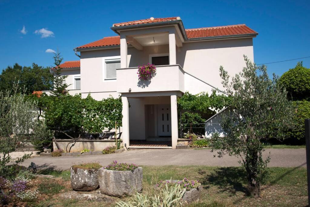 קרק New Apartment Ema I מראה חיצוני תמונה