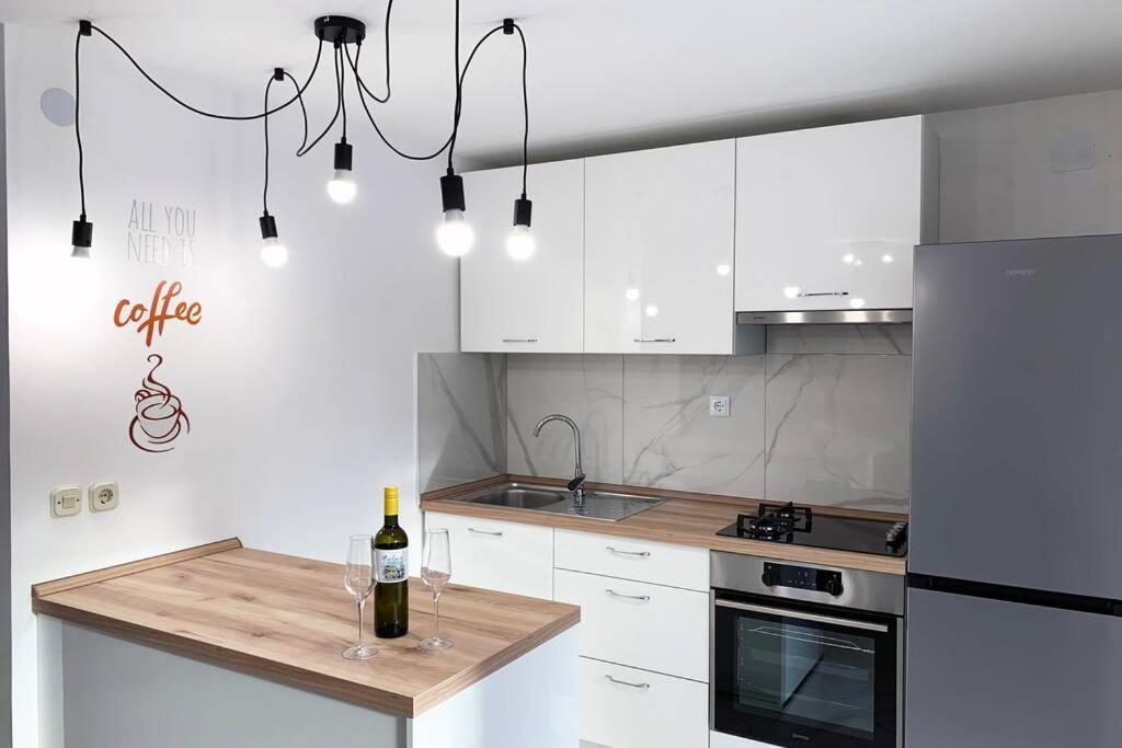 קרק New Apartment Ema I מראה חיצוני תמונה